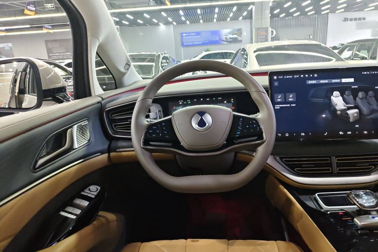Used Denza D9 2022 DM-i 970 Four-Wheel Drive Flagship Model Steering Wheel