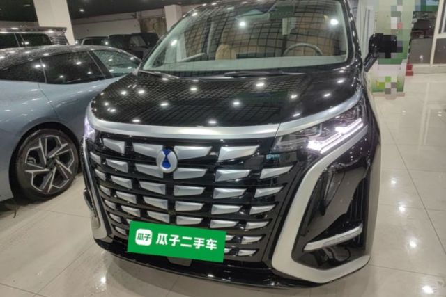 Used Denza D9 2022 DM-i 1040 Prestige Model