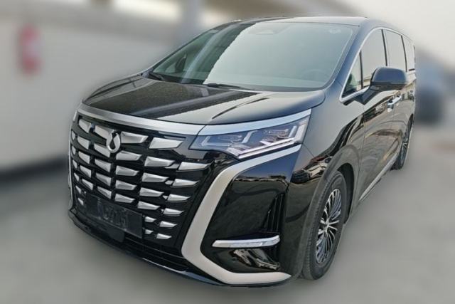 Denza D9 2022 DM-i 1040 Prestige Model с пробегом