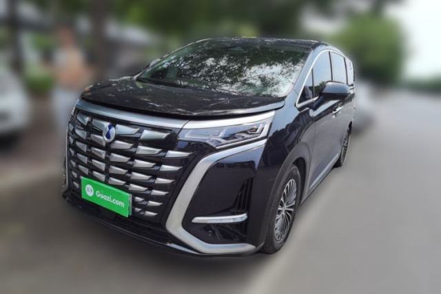 Used Denza D9 2022 DM-i 1040 Prestige Model