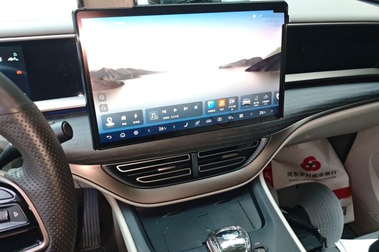 Used Denza D9 2022 DM-i 970 Four-Wheel Drive Flagship Model Audio And AC Panel