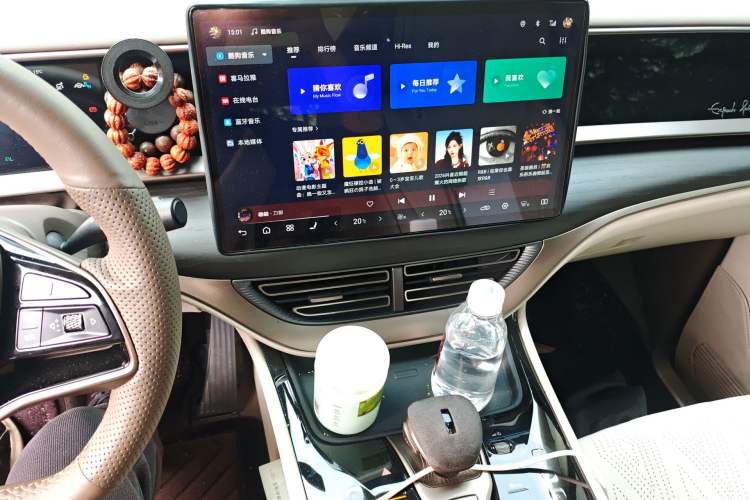 Used Denza D9 2022 DM-i 970 Four-Wheel Drive Flagship Model Audio And AC Panel
