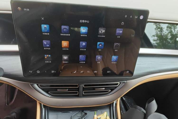 Used Denza D9 2022 EV 600 Four-Wheel Drive Flagship Model Audio And AC Panel