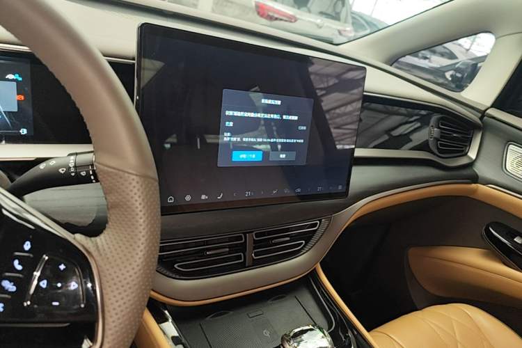 Used Denza D9 2022 DM-i 970 Four-Wheel Drive Prestige Model Audio And AC Panel