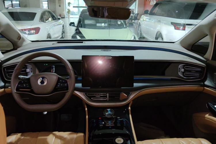 Used Denza D9 2022 DM-i 970 Four-Wheel Drive Flagship Model Center Console