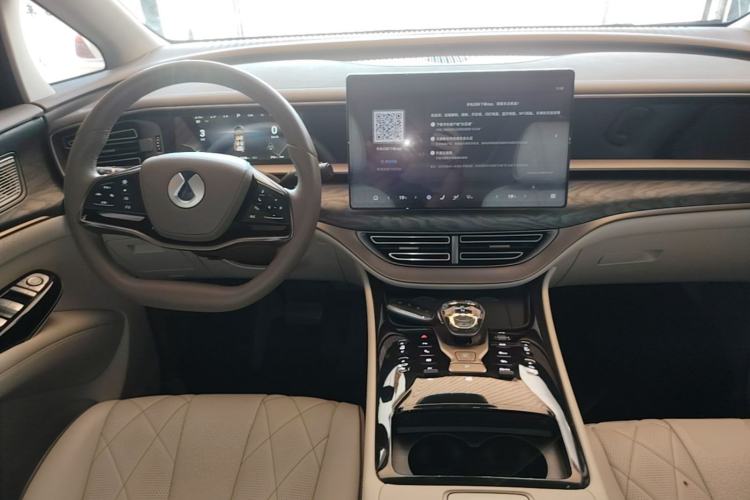 Used Denza D9 2022 DM-i 1040 Prestige Model Center Console