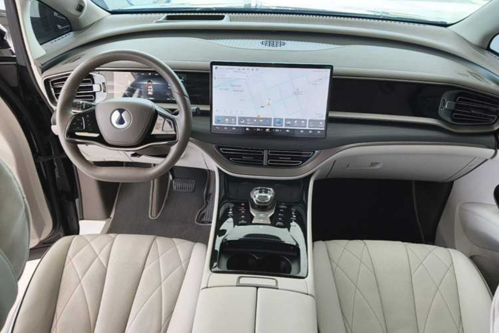 Used Denza D9 2022 DM-i 970 Four-Wheel Drive Flagship Model Center Console