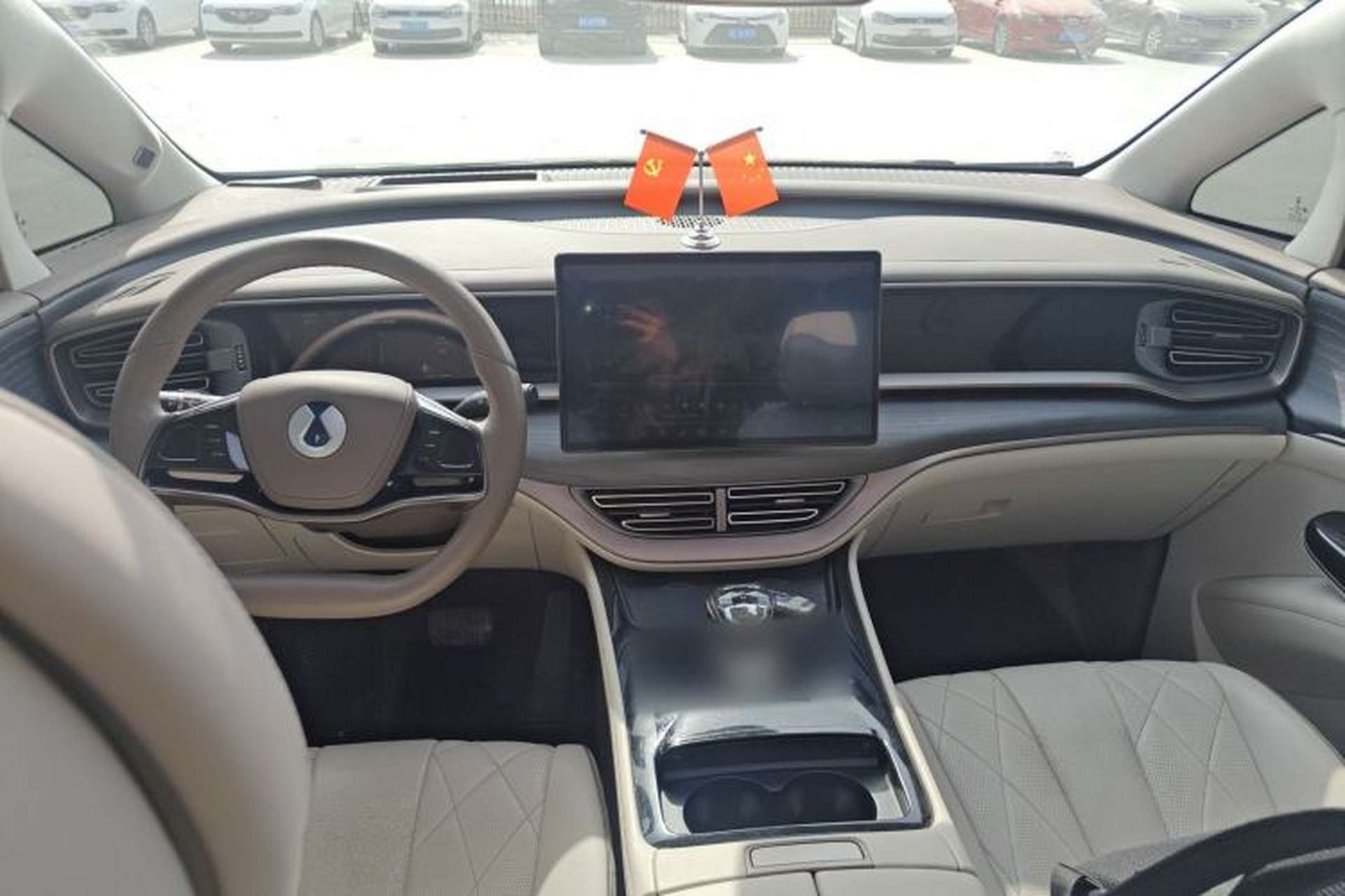 Used Denza D9 2022 DM-i 970 Four-Wheel Drive Flagship Model Center Console