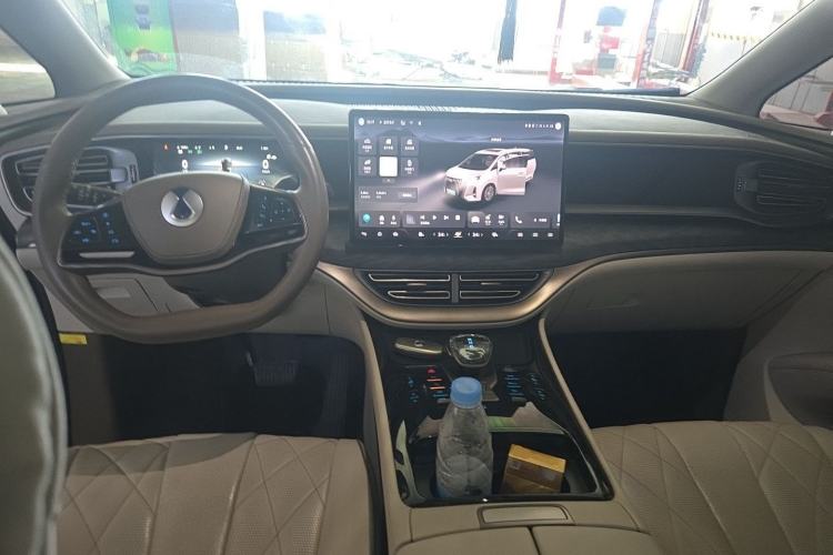 Used Denza D9 2022 EV 620 Prestige Model Center Console
