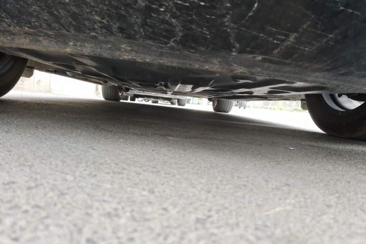 Used Denza D9 2022 DM-i 970 Four-Wheel Drive Flagship Model Chassis Front