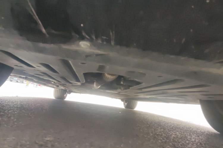 Used Denza D9 2022 DM-i 970 Four-Wheel Drive Flagship Model Chassis Front