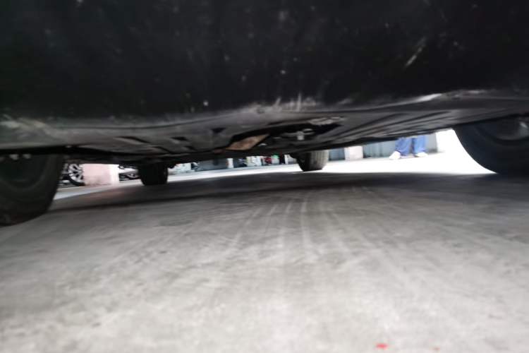 Used Denza D9 2022 DM-i 970 Four-Wheel Drive Prestige Model Chassis Front