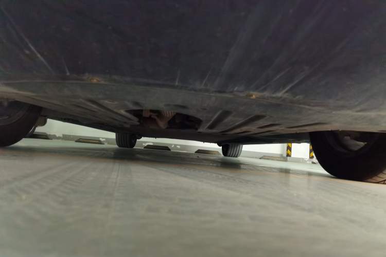 Used Denza D9 2022 DM-i 970 Four-Wheel Drive Flagship Model Chassis Front