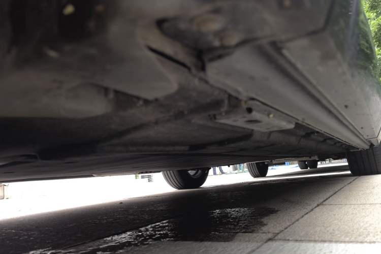 Used Denza D9 2022 DM-i 970 Four-Wheel Drive Flagship Model Chassis Front Left