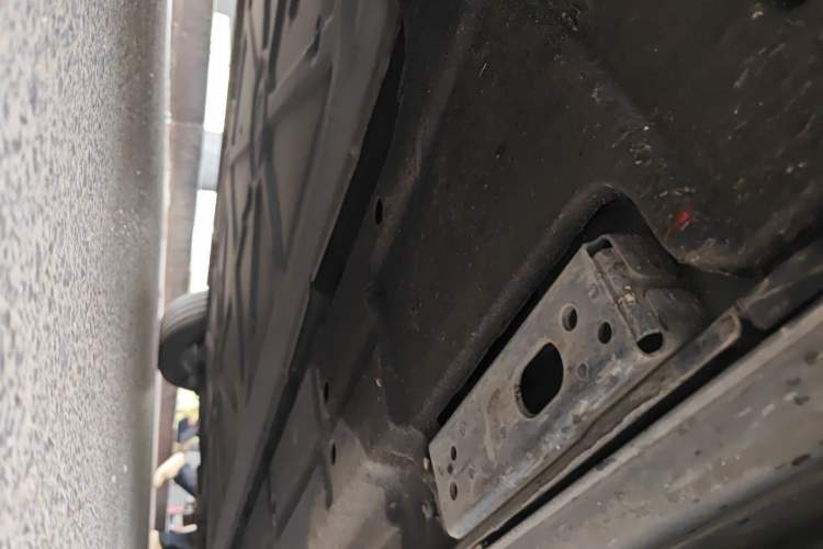 Used Denza D9 2022 DM-i 970 Four-Wheel Drive Prestige Model Chassis Front Left