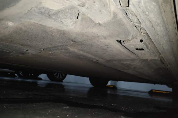 Used Denza D9 2022 DM-i 970 Four-Wheel Drive Prestige Model Chassis Front Left