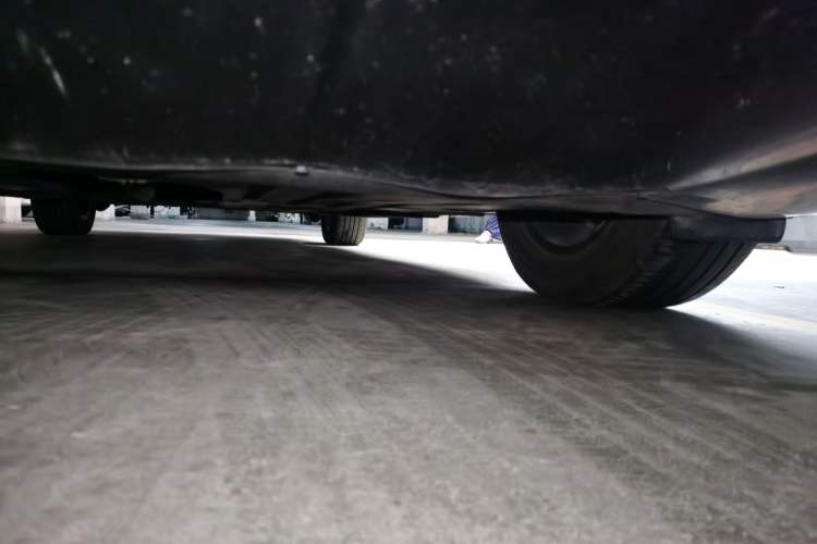 Used Denza D9 2022 DM-i 970 Four-Wheel Drive Prestige Model Chassis Front Left