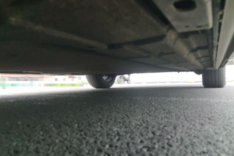 Used Denza D9 2022 DM-i 1040 Prestige Model Chassis Front Left