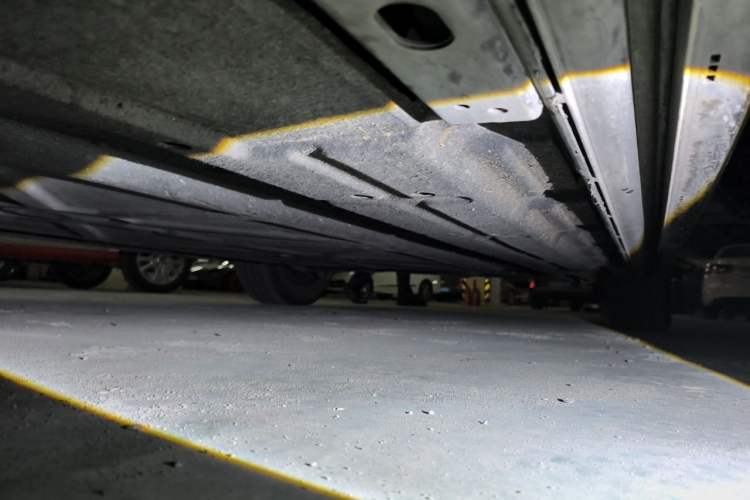 Used Denza D9 2022 DM-i 970 Four-Wheel Drive Flagship Model Chassis Front Left