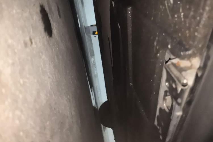 Used Denza D9 2022 DM-i 970 Four-Wheel Drive Prestige Model Chassis Front Left