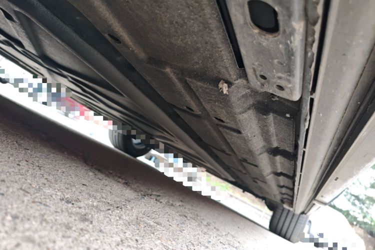 Used Denza D9 2022 DM-i 970 Four-Wheel Drive Flagship Model Chassis Front Left