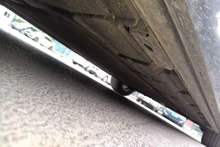 Used Denza D9 2022 DM-i 1040 Prestige Model Chassis Front Left
