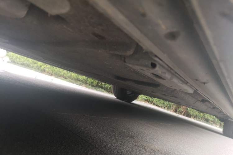 Used Denza D9 2022 DM-i 970 Four-Wheel Drive Prestige Model Chassis Front Left