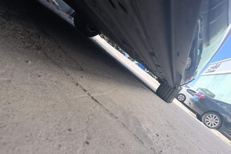 Used Denza D9 2022 DM-i 970 Four-Wheel Drive Prestige Model Chassis Front Left