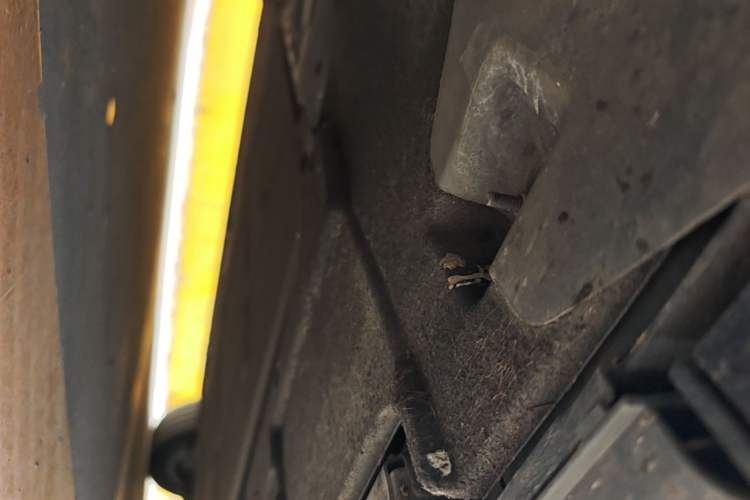 Used Denza D9 2022 DM-i 970 Four-Wheel Drive Flagship Model Chassis Front Left