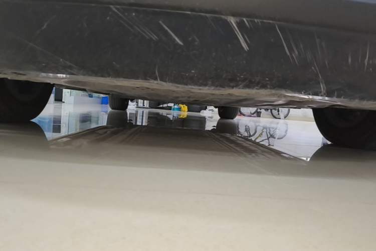Used Denza D9 2022 DM-i 970 Four-Wheel Drive Flagship Model Chassis Front
