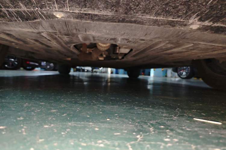 Used Denza D9 2022 DM-i 970 Four-Wheel Drive Flagship Model Chassis Front