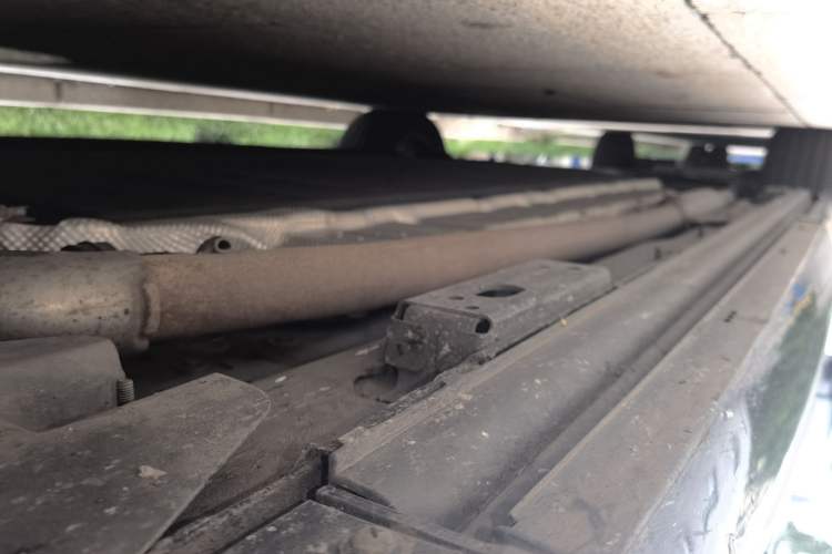Used Denza D9 2022 DM-i 970 Four-Wheel Drive Flagship Model Chassis Front Right