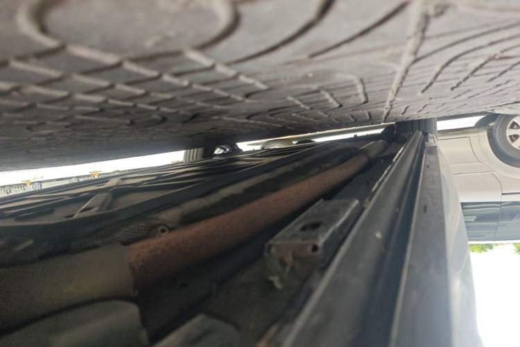Used Denza D9 2022 DM-i 970 Four-Wheel Drive Prestige Model Chassis Front Right