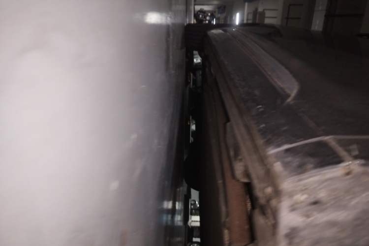 Used Denza D9 2022 DM-i 970 Four-Wheel Drive Prestige Model Chassis Front Right