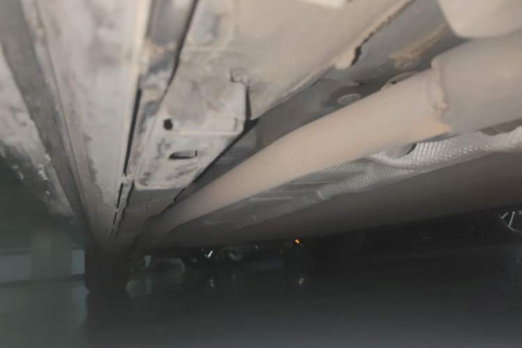 Used Denza D9 2022 DM-i 970 Four-Wheel Drive Flagship Model Chassis Front Right