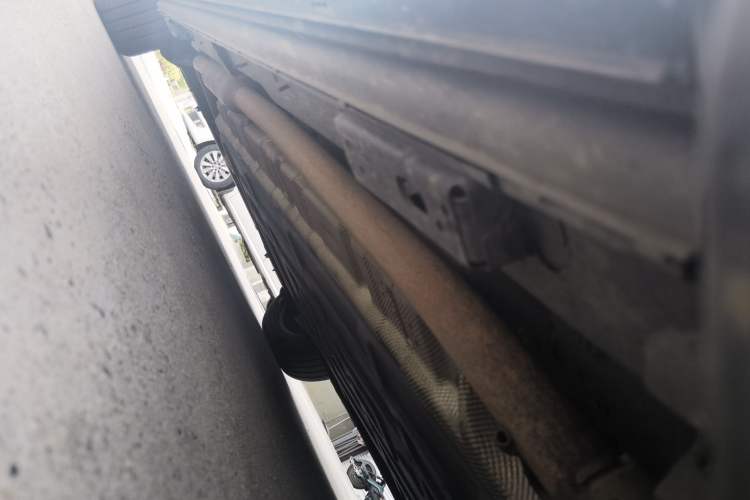 Used Denza D9 2022 DM-i 970 Four-Wheel Drive Flagship Model Chassis Front Right