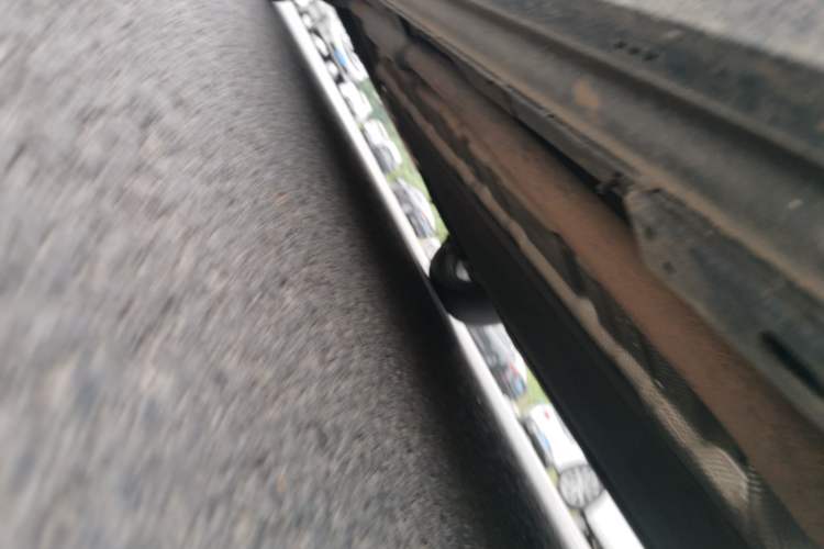 Used Denza D9 2022 DM-i 970 Four-Wheel Drive Flagship Model Chassis Front Right