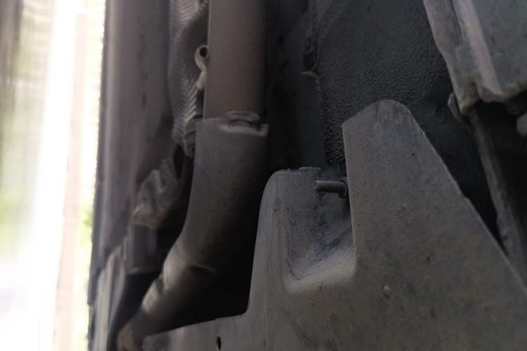 Used Denza D9 2022 DM-i 970 Four-Wheel Drive Flagship Model Chassis Front Right