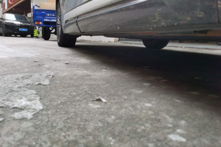 Used Denza D9 2022 DM-i 970 Four-Wheel Drive Flagship Model Chassis Front Right