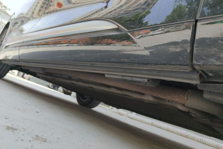 Used Denza D9 2022 DM-i 1040 Prestige Model Chassis Front Right