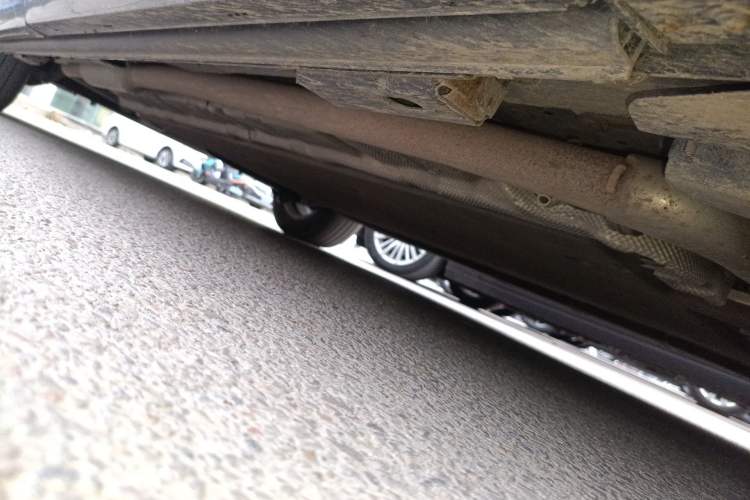 Used Denza D9 2022 DM-i 1040 Prestige Model Chassis Front Right