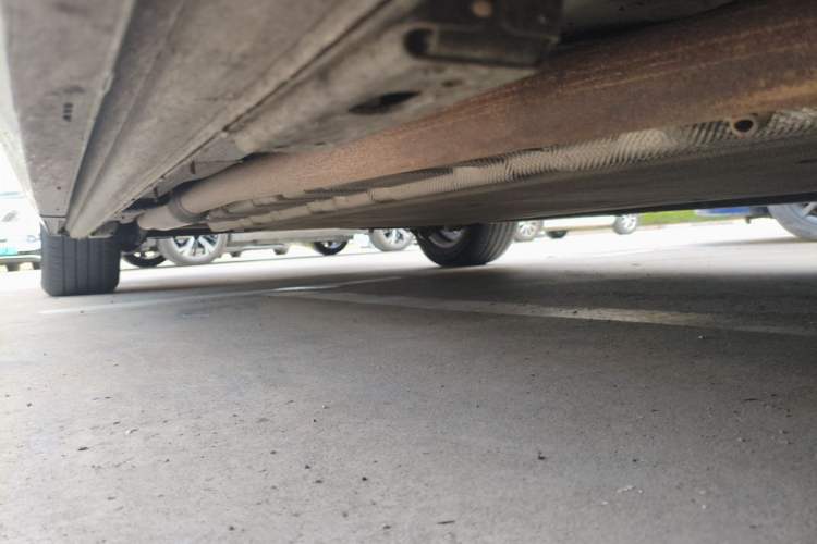 Used Denza D9 2022 DM-i 1040 Prestige Model Chassis Front Right