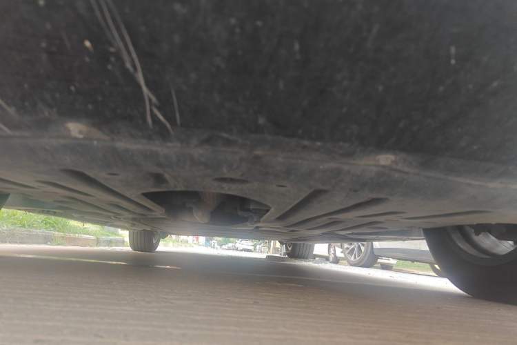Used Denza D9 2022 DM-i 970 Four-Wheel Drive Prestige Model Chassis Front