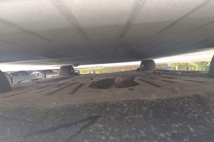 Used Denza D9 2022 DM-i 970 Four-Wheel Drive Flagship Model Chassis Front