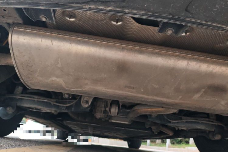Used Denza D9 2022 DM-i 970 Four-Wheel Drive Flagship Model Chassis Rear