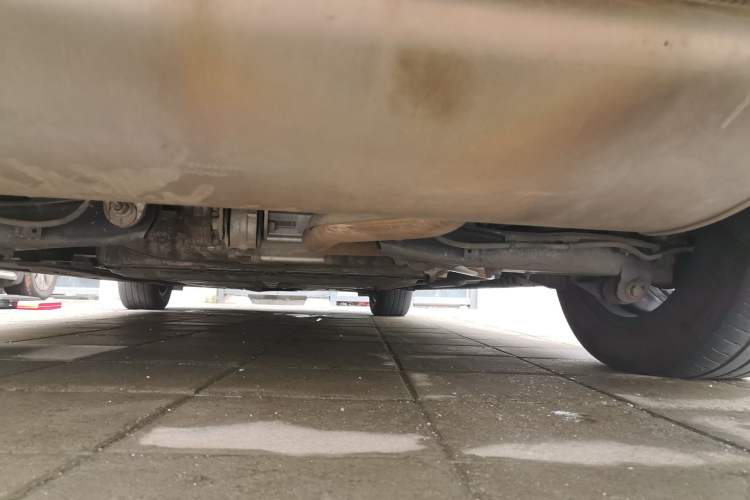 Used Denza D9 2022 DM-i 970 Four-Wheel Drive Prestige Model Chassis Rear