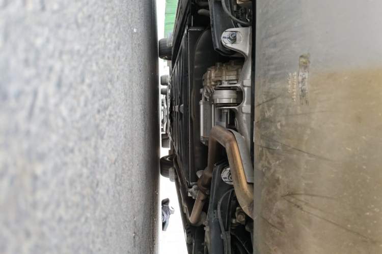 Used Denza D9 2022 DM-i 970 Four-Wheel Drive Flagship Model Chassis Rear