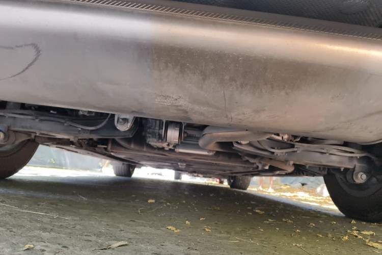 Used Denza D9 2022 DM-i 970 Four-Wheel Drive Flagship Model Chassis Rear