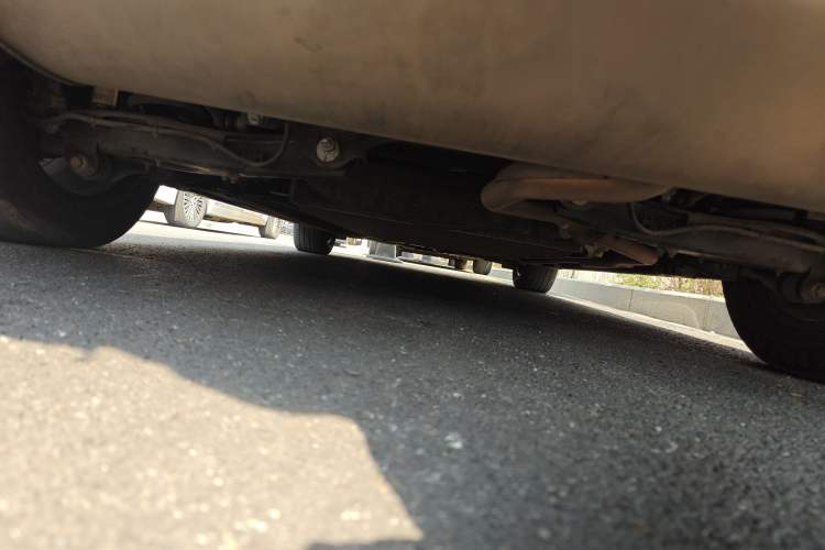 Used Denza D9 2022 DM-i 1040 Prestige Model Chassis Rear