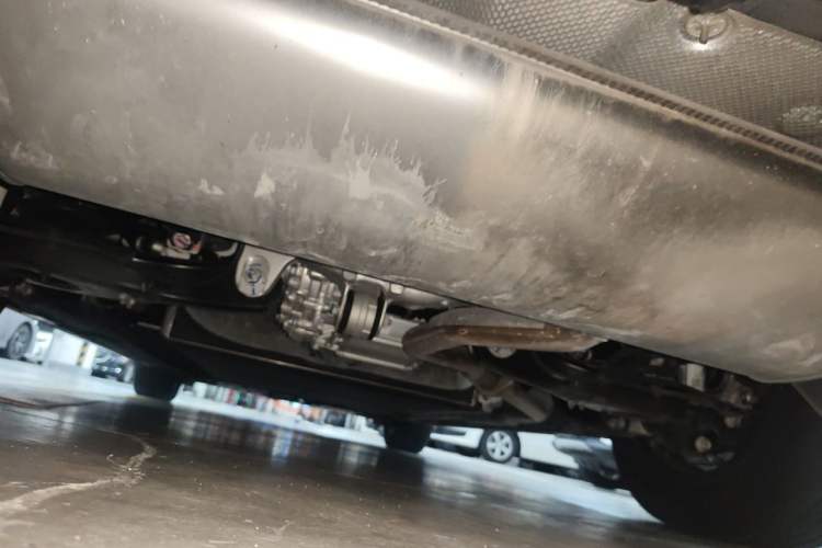 Used Denza D9 2022 DM-i 970 Four-Wheel Drive Flagship Model Chassis Rear